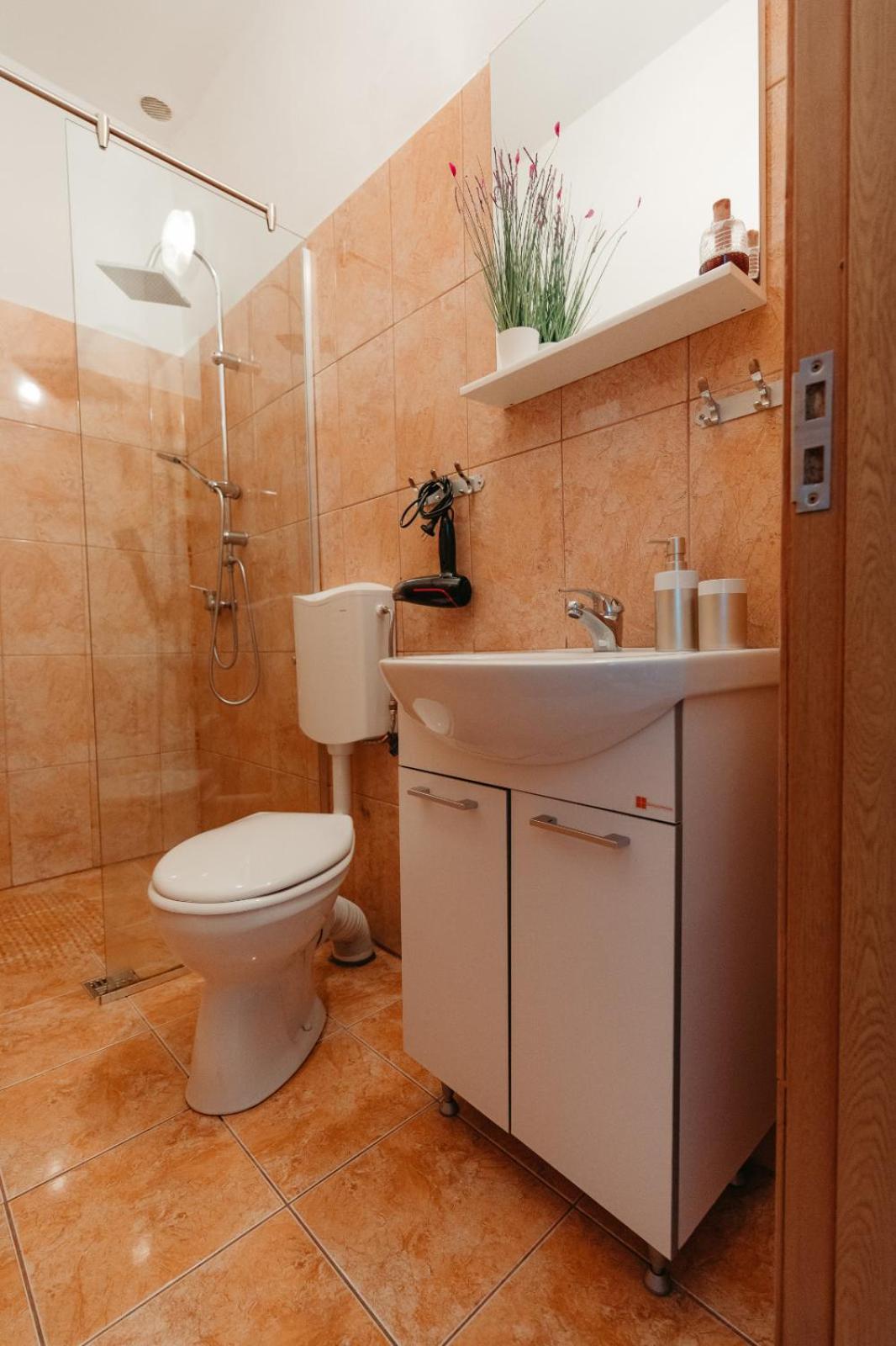 Flh - Apartament Mai Cu Aroma De Cafea Si Ceai Hermannstadt Exterior foto